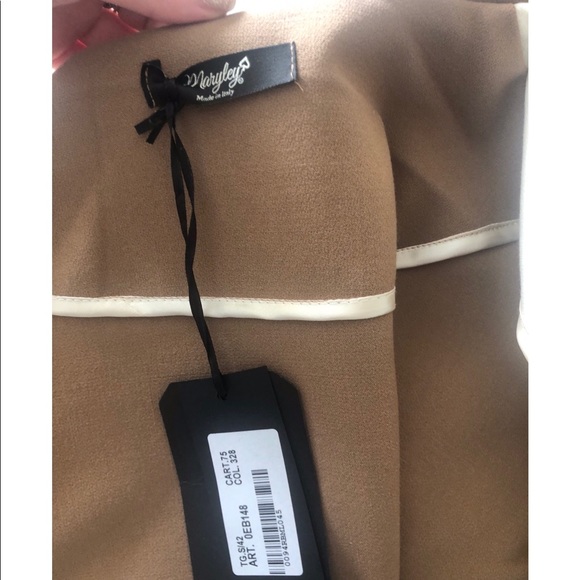 Coats - Picture 4 of 6